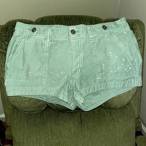 SPRING! Abercrombie & Fitch Ames Low Rise BF Short. 28 waist. Size 6.